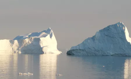 2-icebergs.gif